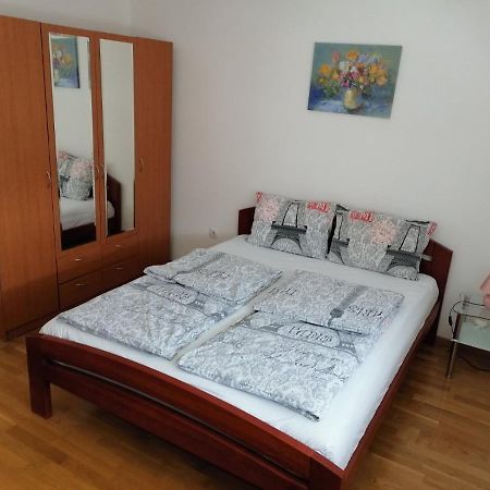 Paris Apartment -Free Private Parking Újvidék Kültér fotó