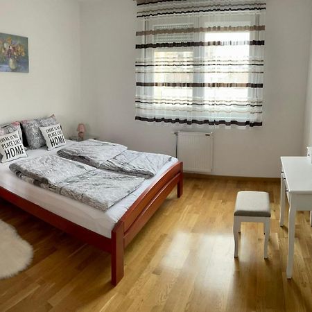 Paris Apartment -Free Private Parking Újvidék Kültér fotó