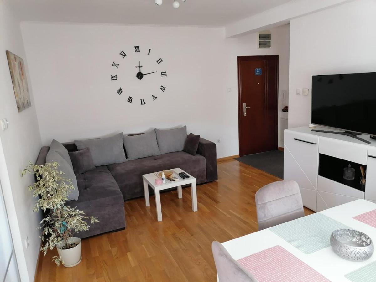 Paris Apartment -Free Private Parking Újvidék Kültér fotó