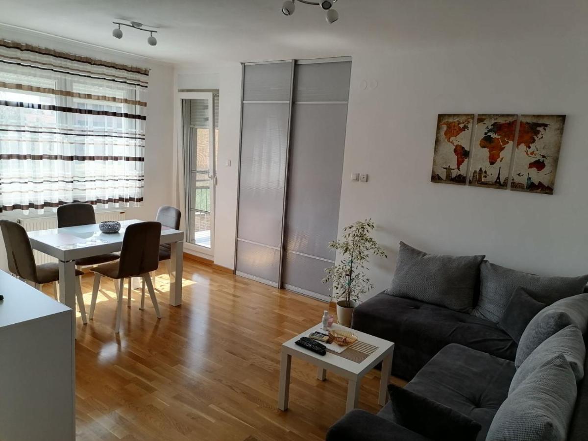 Paris Apartment -Free Private Parking Újvidék Kültér fotó