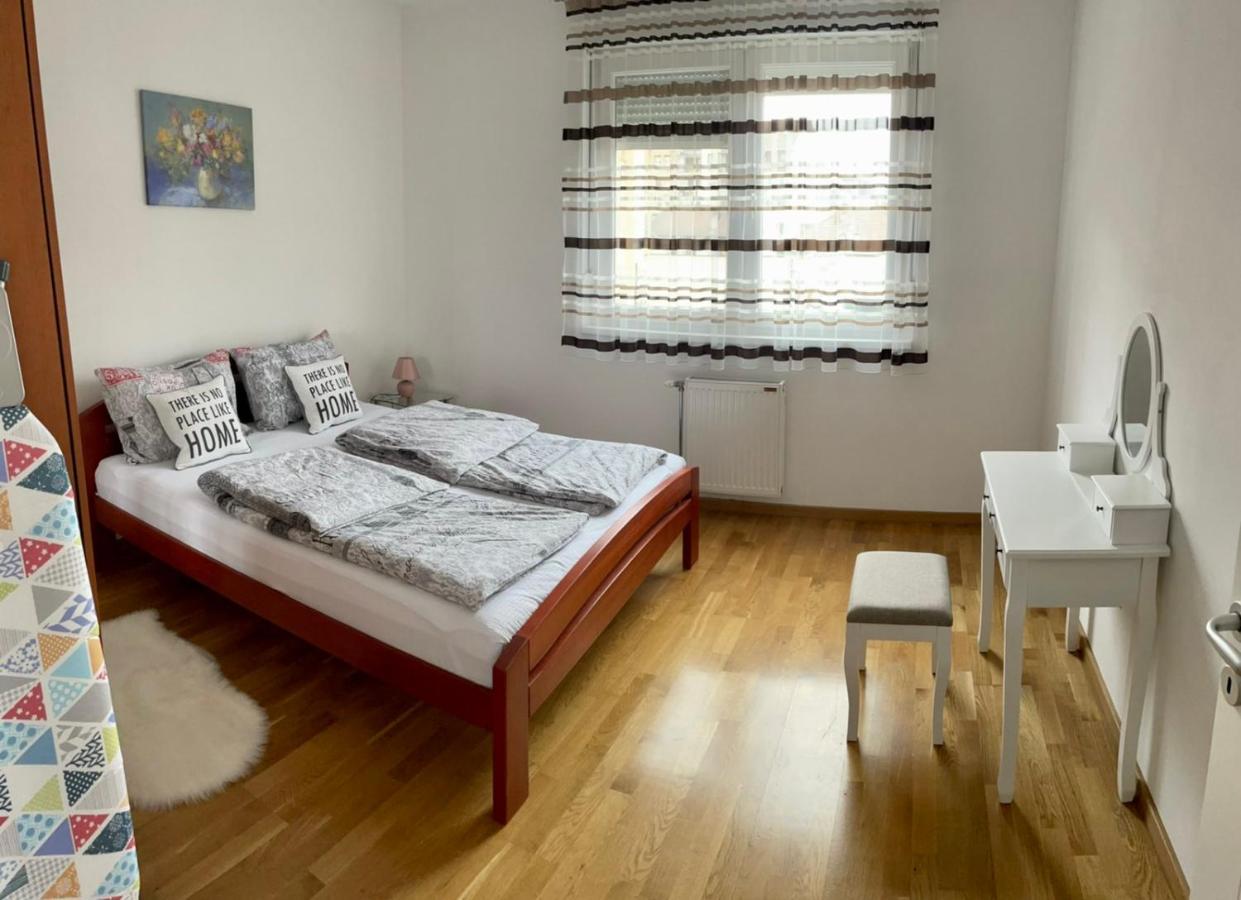 Paris Apartment -Free Private Parking Újvidék Kültér fotó