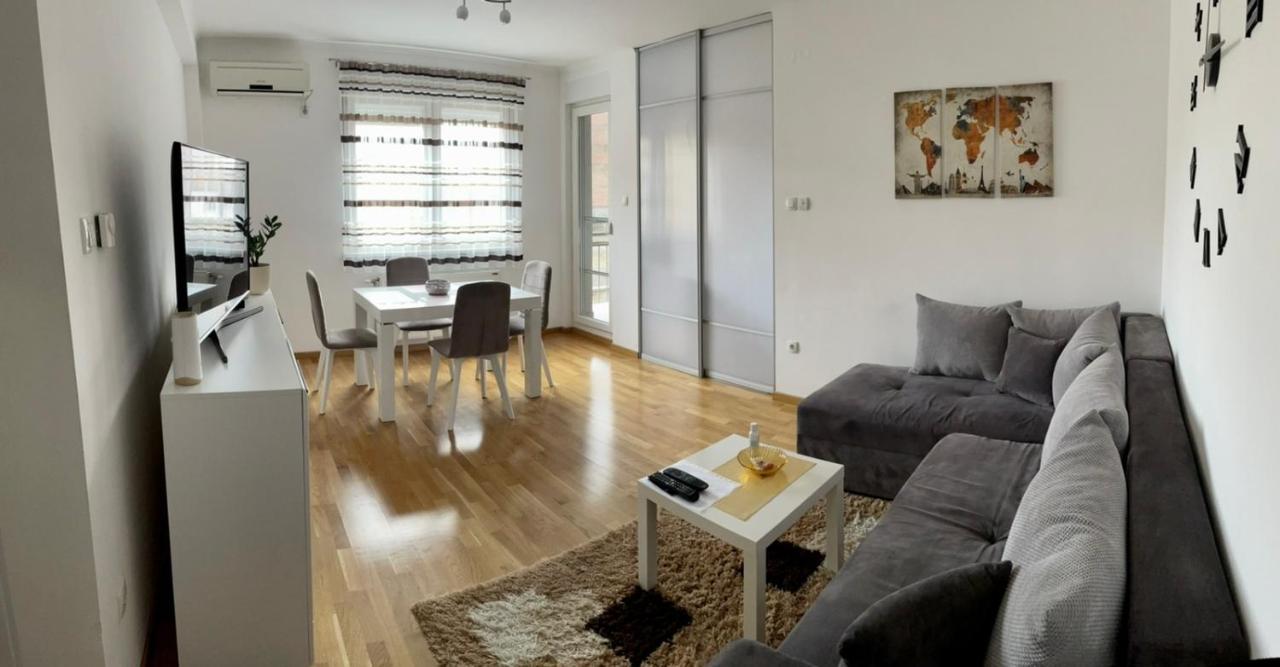 Paris Apartment -Free Private Parking Újvidék Kültér fotó