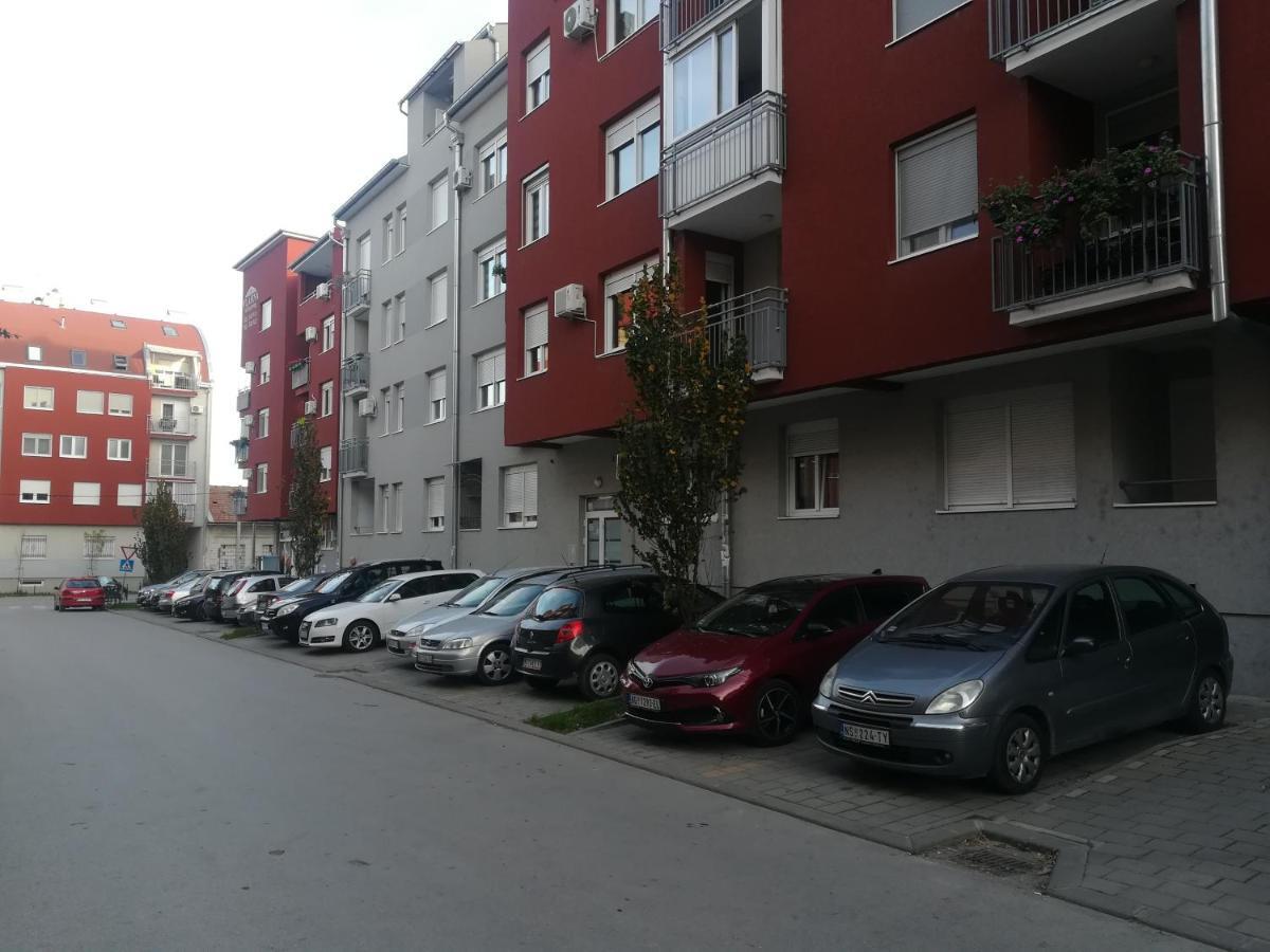 Paris Apartment -Free Private Parking Újvidék Kültér fotó