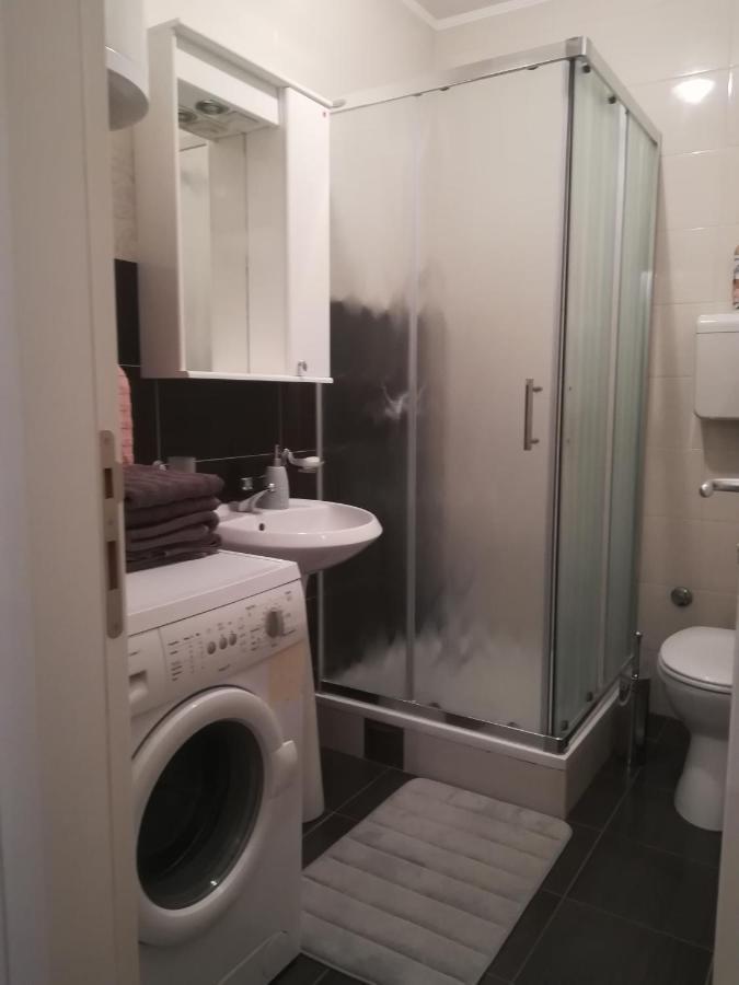 Paris Apartment -Free Private Parking Újvidék Kültér fotó