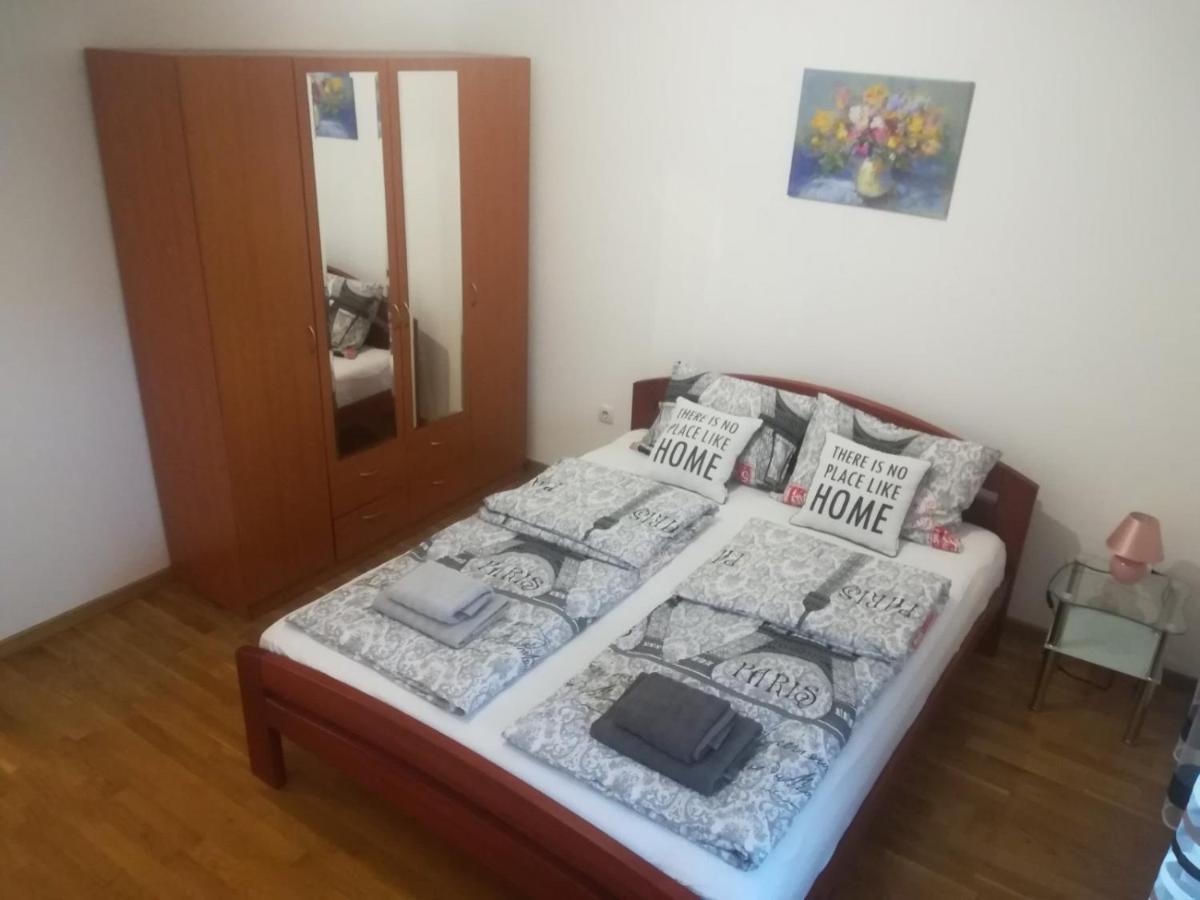 Paris Apartment -Free Private Parking Újvidék Kültér fotó